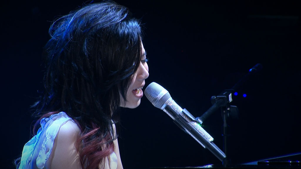 邓紫棋 G.E.M.XXX.LIVE.2013世界巡回演唱会香港红馆站《Remux MKV 32.4G》