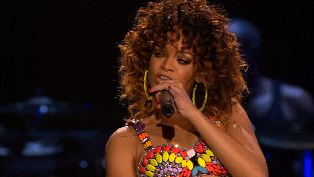 蕾哈娜 伦敦O2演唱会 Rihanna: Loud Tour Live at the O2 2002《ISO 22.76G》