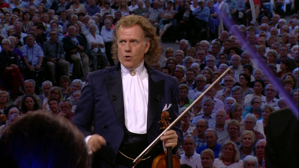 安德列.里欧 André Rieu and His Johann Strauss Orchestra: Falling in Love – Live in Maastricht 2016 《BDMV 41.2G》