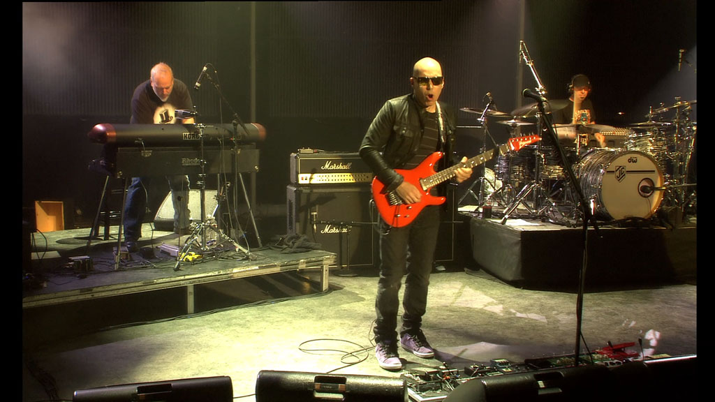 Joe Satriani – Satchurated Live in Montreal 2012《BDMV 41.4G》