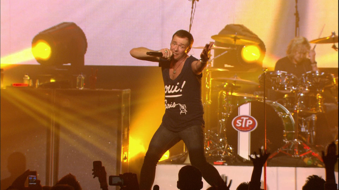 石庙向导乐队 2010风城演唱会现场 Stone Temple Pilots.Alive in the Windy City.2010《BDMV 21.8G》