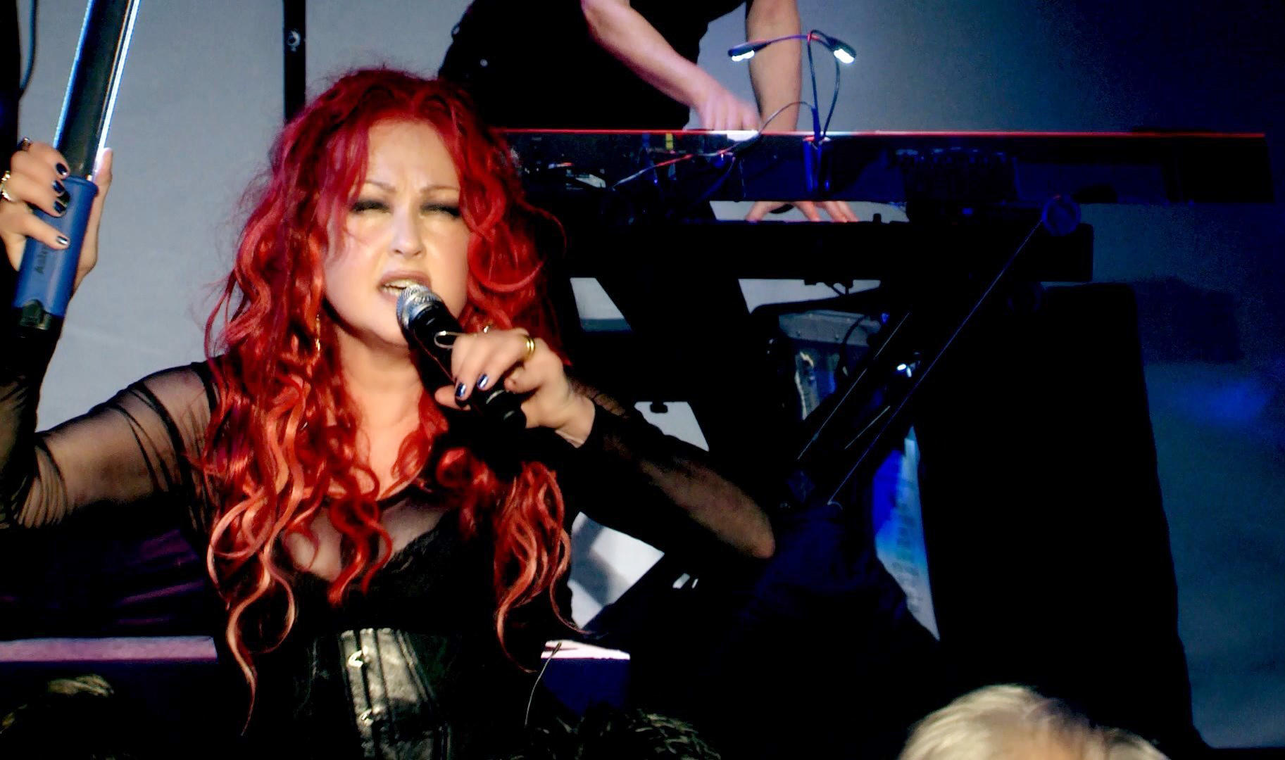 辛迪·劳帕演唱会 Cyndi Lauper: Front & Center Presents 2014《ISO 15.11GB》