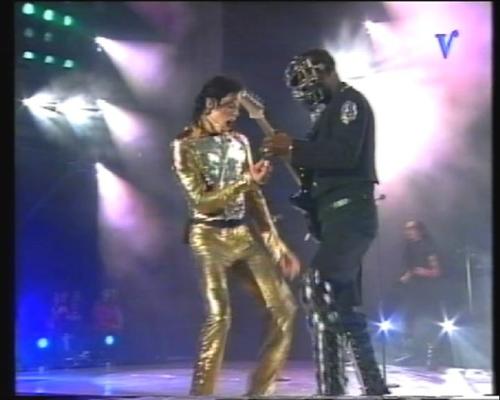 迈克尔.杰克逊 – 1997德国慕尼黑历史演唱会 原版引入（DVD/ISO/4.3G）