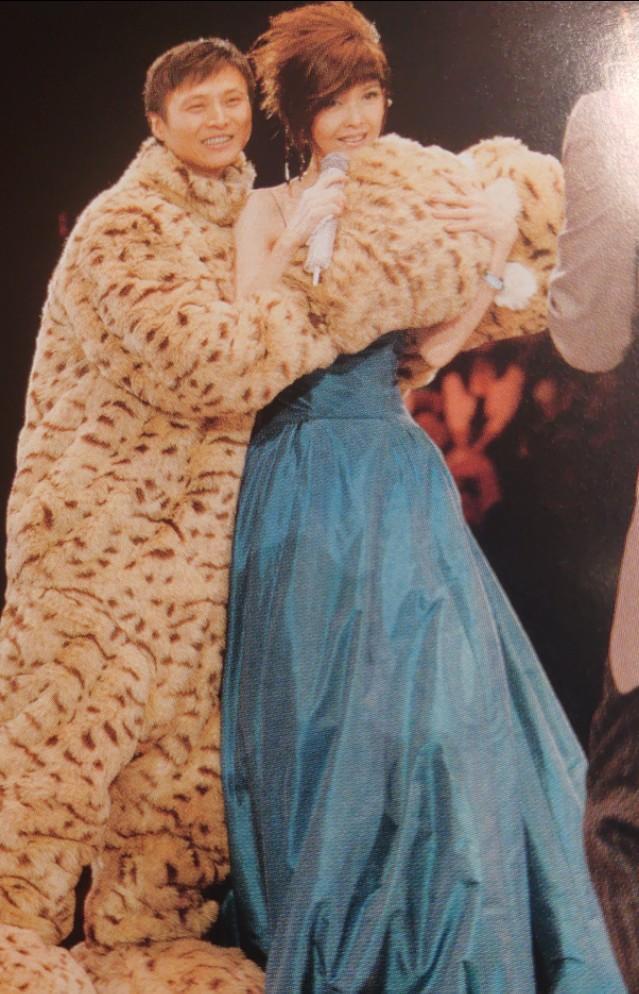 周慧敏Back ForLove与爱长流演唱会2006[DVD-ISO6.11G]