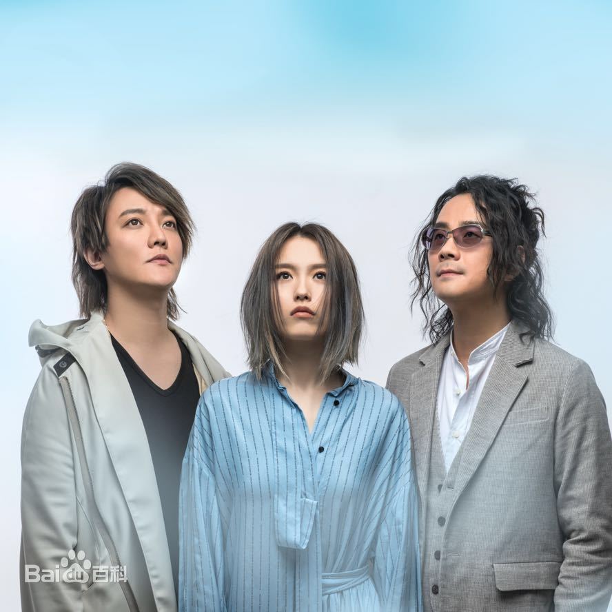 飞儿乐队 F.I.R 爱歌姬MV+飞行部落 2006台北渔人码头万人演唱会（DVD ISO 3.4G）