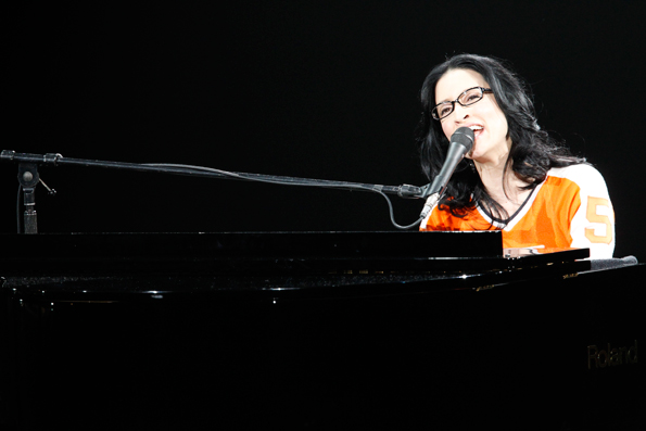 Angela Aki – HOME SWEET HOME 5周年武道馆LIVE《2DVD-ISO 13.12G》