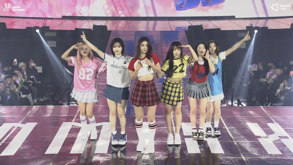 NMIXX THE 1ST FAN CONCERT NMIXX CHANGE UP MIXX UNIVERSITY 2023 [HDTV TS 6.01GB]